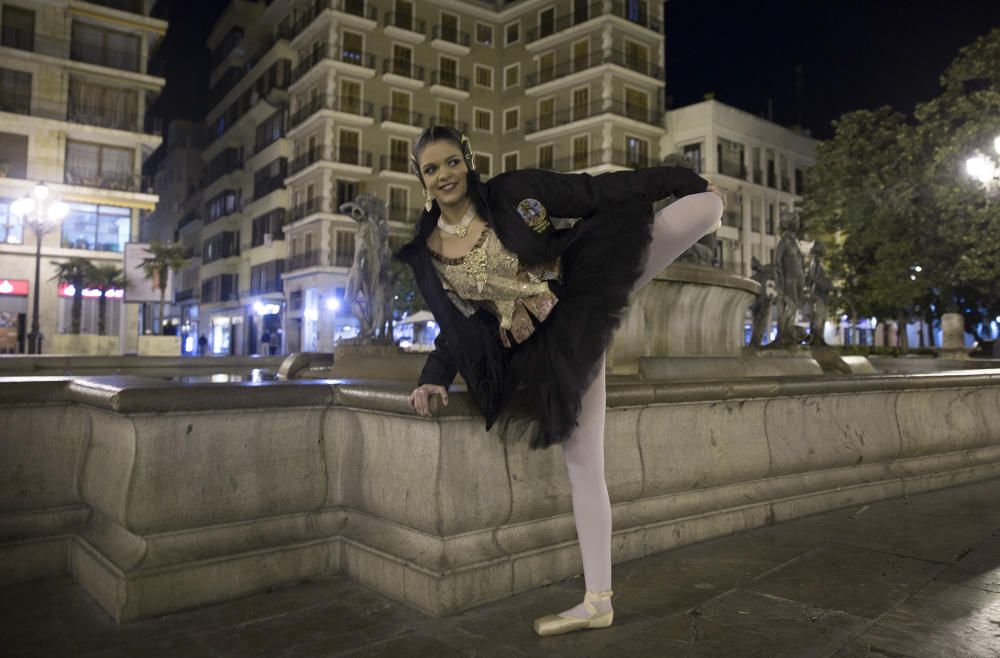 Andrea Frasquet haciendo puntas en mitad de la noche