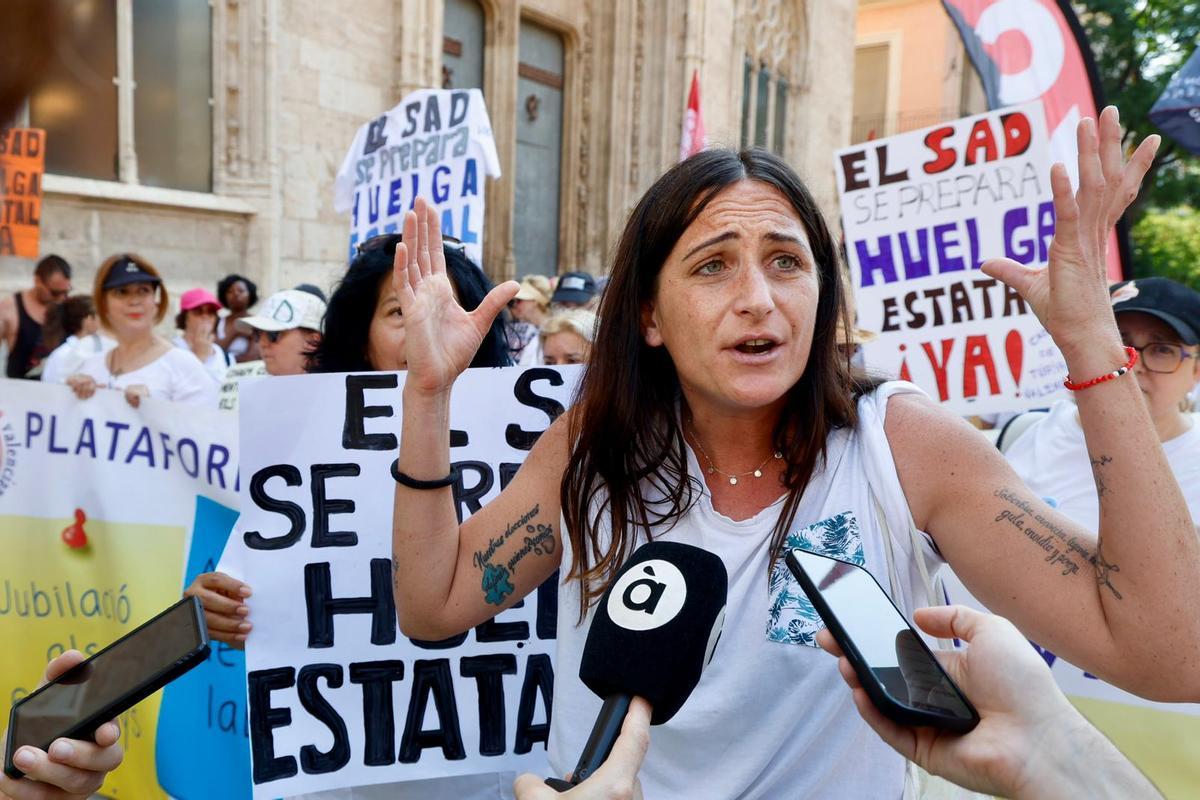 Las trabajadoras del SAD salen a la calle para exigir condiciones dignas y un servicio de calidad