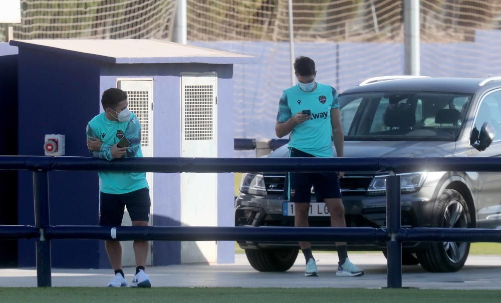 El Levante abre el entrenamiento a los medios