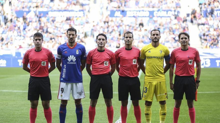 El Oviedo no tiene suerte con De la Fuente Ramos: estos son los números azules con el colegiado pucelano