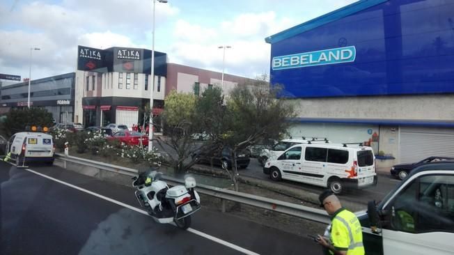 Colisión entre cuatro coches en la GC-1