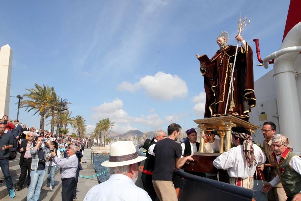 Desembarco de la nueva imagen de San Ginés de la Jara en Cartagena