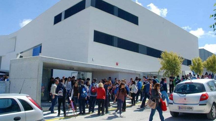 Unos 700 alumnos estrenan las aulas del IES Emilio Canalejo