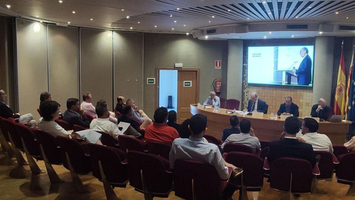 Un momento de la reunión de la asamblea general de Ascer.