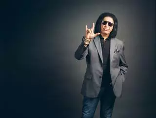 Gene Simmons: "Los chicos van a los conciertos de las estrellas pop femeninas solo para acompañar a sus novias"