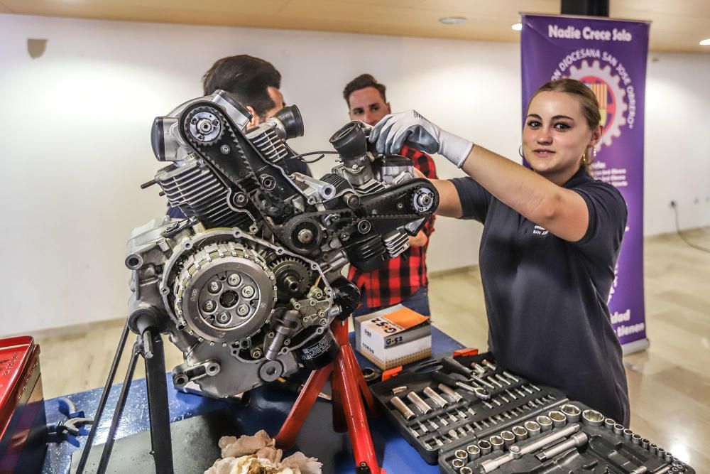 Orihuela inauguraba la segunda Feria de Formación Profesional destacando las especialidades propias que se imparten en la ciudad.