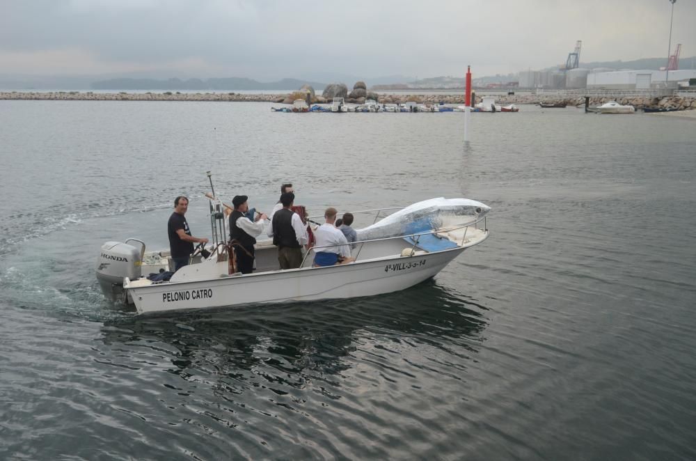 Un millar de hogueras iluminan el litoral arousano por San Juan.