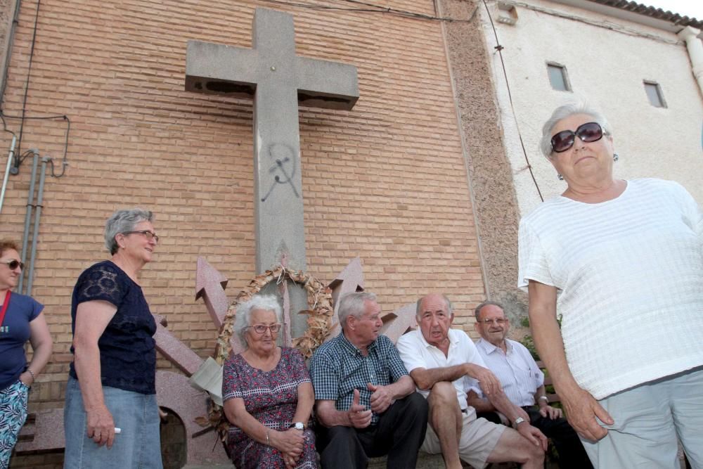 Los aljorreños protestan por la retirada del monum