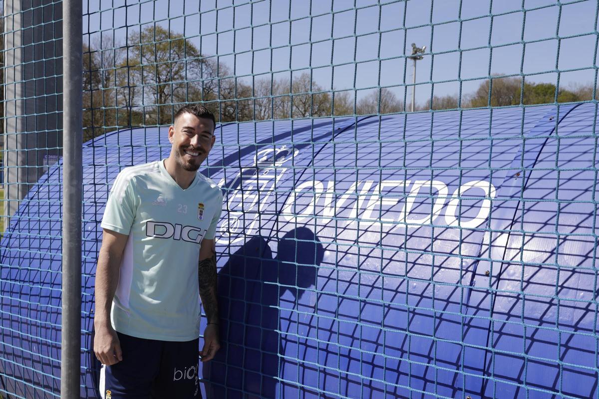 Sergi Enrich, en la ciudad deportiva del Oviedo