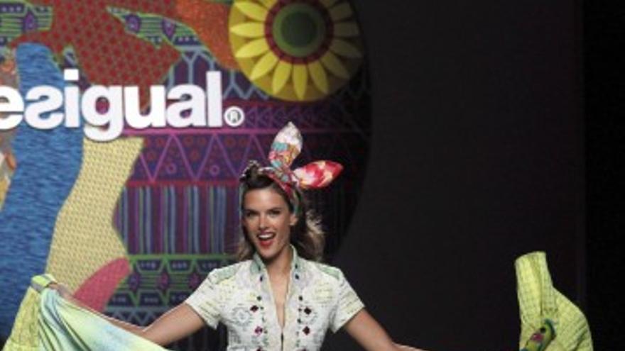 Desigual pone colorido a la pasarela de Madrid