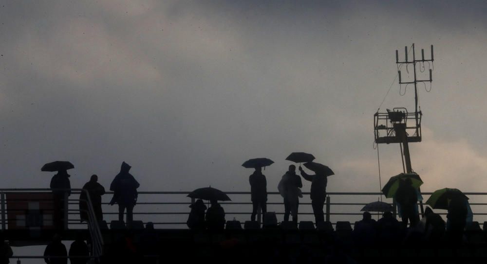 Más de 170.000 valientes desafían a la lluvia en Cheste
