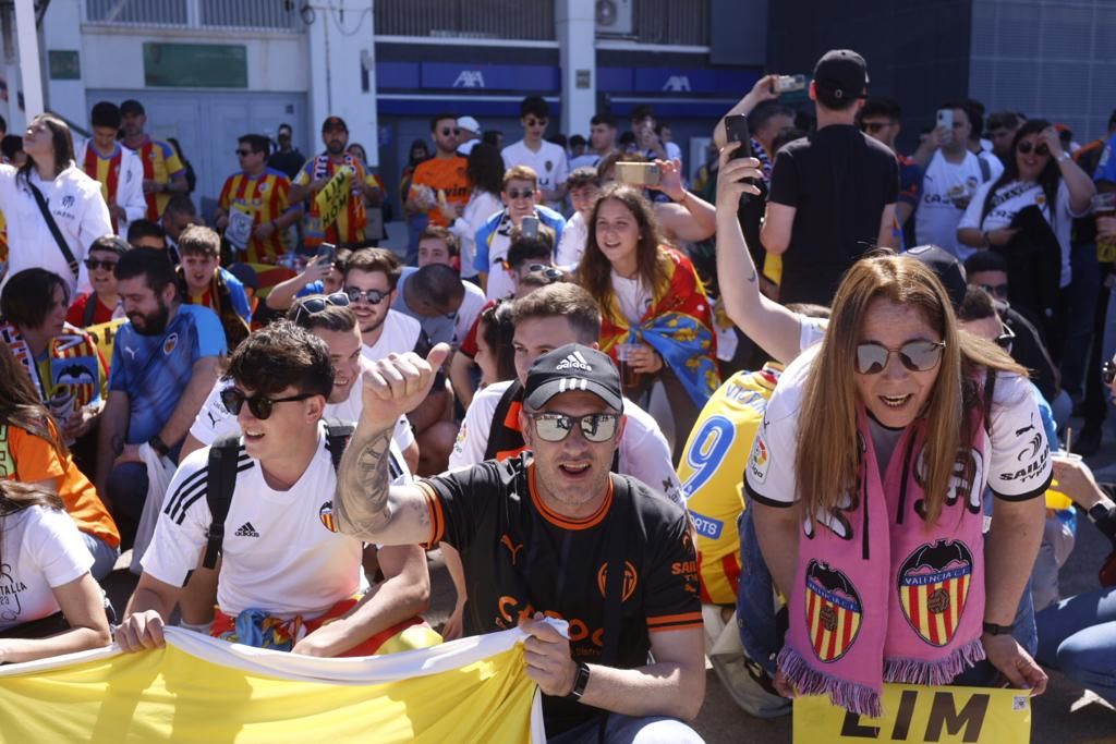 La afición del Valencia CF ante el Elche