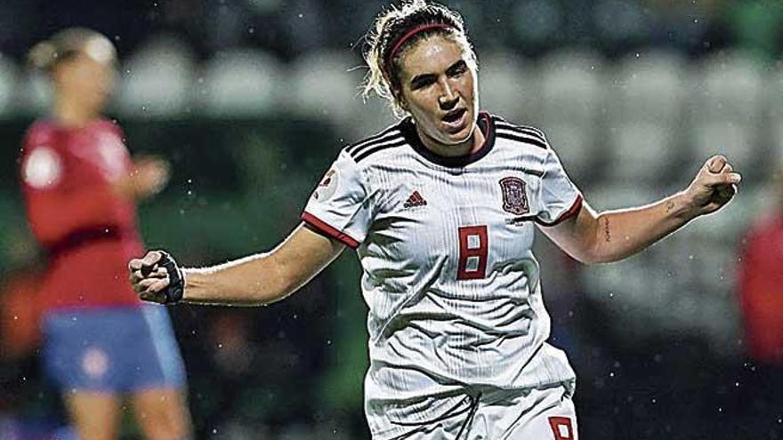 Mariona Caldentey celebra su gol ante los checas.