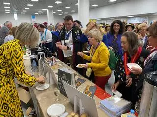 La almeja de Carril se luce en Francia