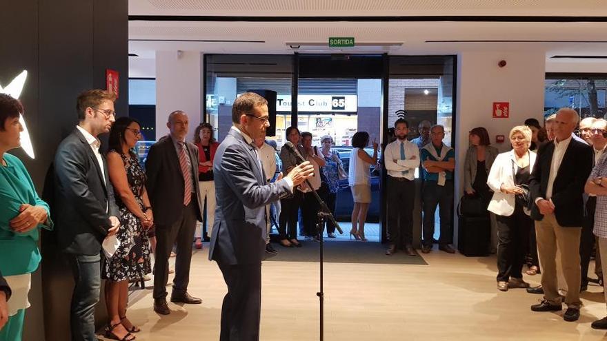 CaixaBank inaugura la segona oficina de nou model Store al centre de Figueres