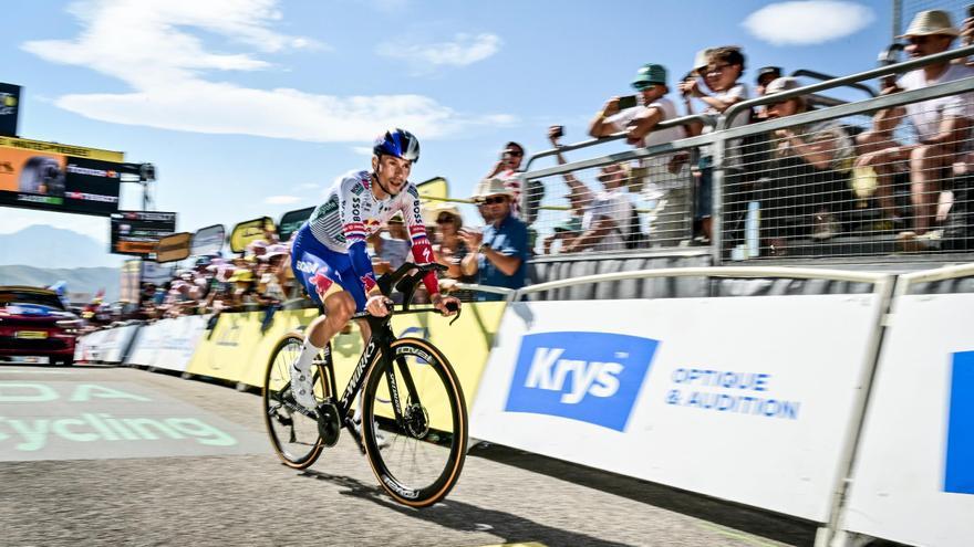 Mala noticia para uno de los 'gallos' de La Vuelta: Roglic sufre un atropello