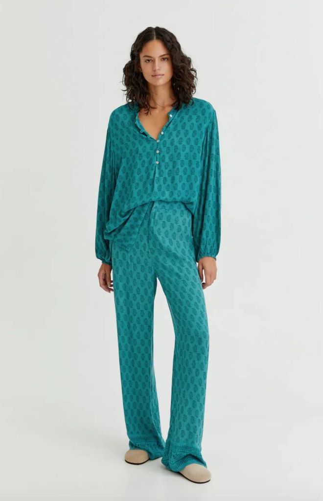 Conjunto estampado de túnica y pantalón, de Pull&Bear