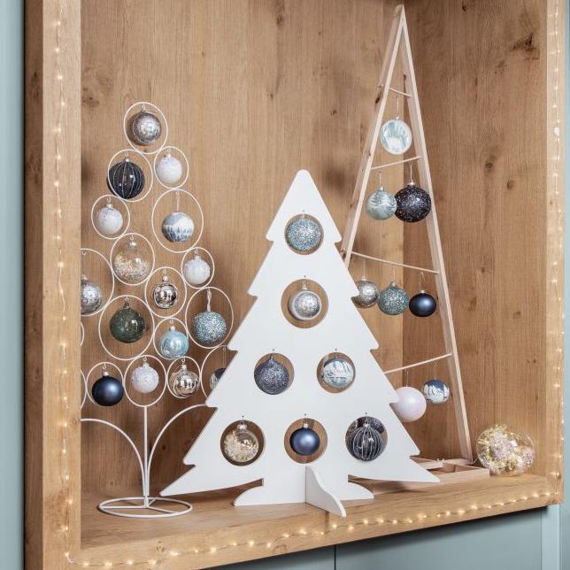 Árbol de Navidad | De madera en blanco y con orificios para las bolas decorativas