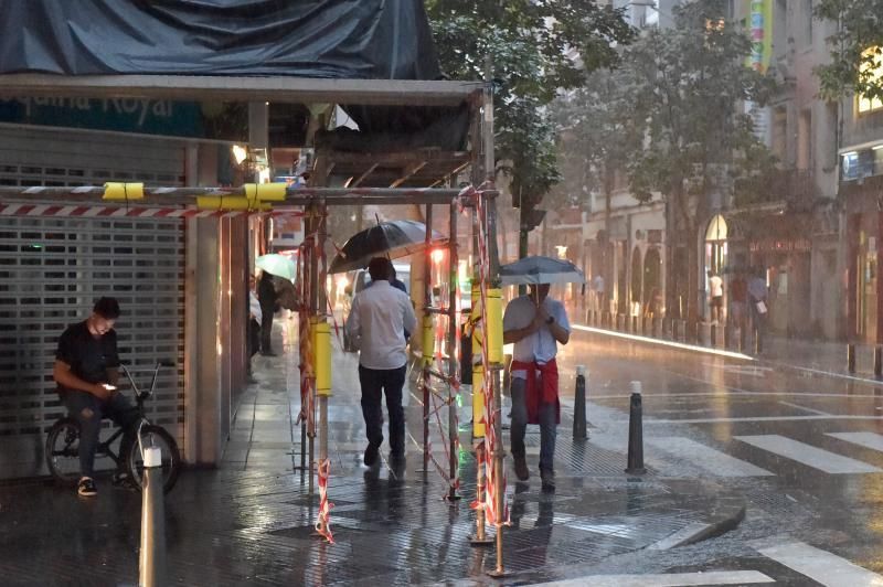 19-10-2018 LAS PALMAS DE GRAN CANARIA. Lluvia en la ciudad. Fotógrafo: ANDRES CRUZ  | 19/10/2018 | Fotógrafo: Andrés Cruz