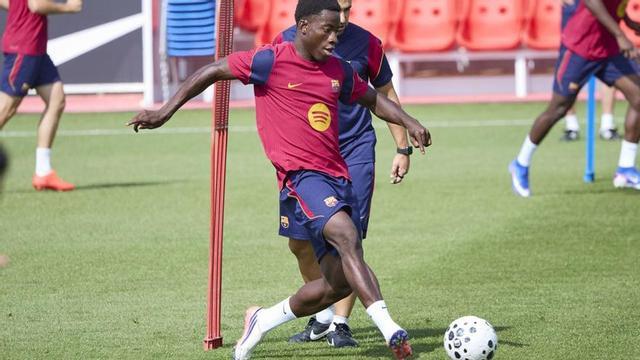 Ebrima Tunkara, en un entrenament a Birmingham amb el primer equip del Barça en aquesta pretemporada. | DANI BARBEITO