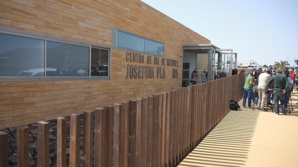 Ángel Víctor Torres y Noemí Santana inauguran  el Centro Sociosanitario de Estancia Diurna Josefina Plá en Fuerteventura