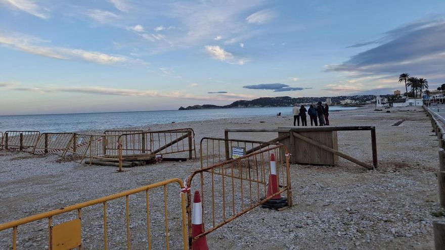 Los vecinos pelean y pelean para que Xàbia saque los coches de la primera línea de playa
