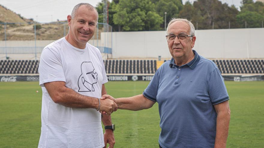 Javi Moreno: &quot;Queremos ascender con un fútbol valiente y sin excusas&quot;