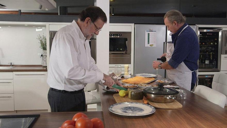 Mariano Rajoy jugará al futbolín y cocinará mejillones con Bertín Osborne