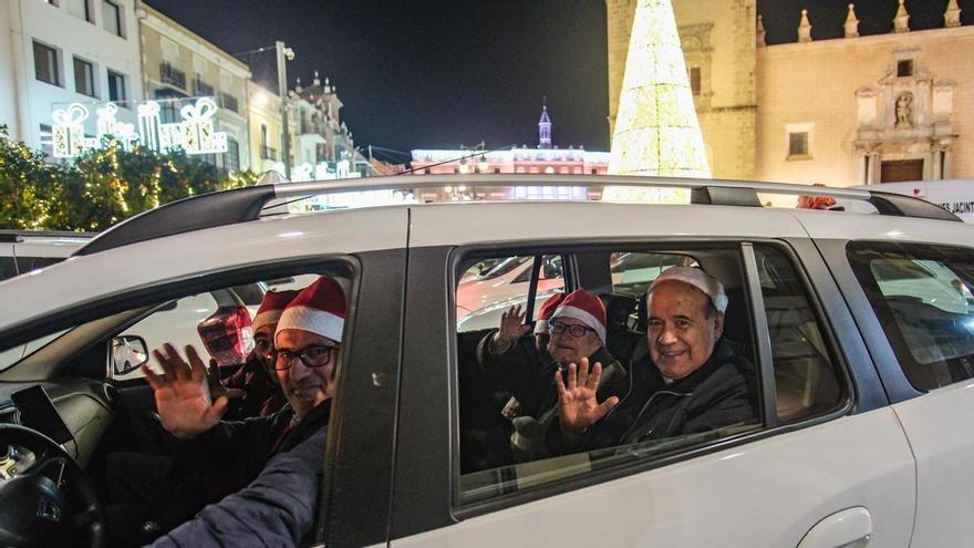 Los abuelos se suben al taxi en Badajoz para ver la Navidad