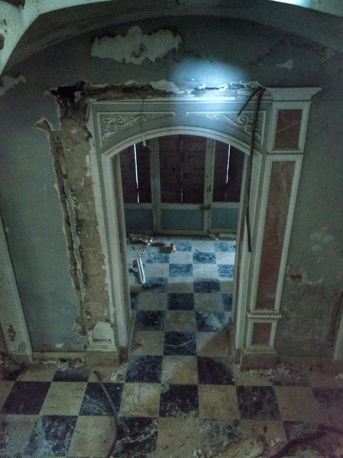 L'estat d'abandonament que presentava la casa fa uns anys