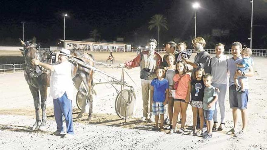 Tintín de s´Hort, con Jaume Fluxà, tras la cuarta carrera.