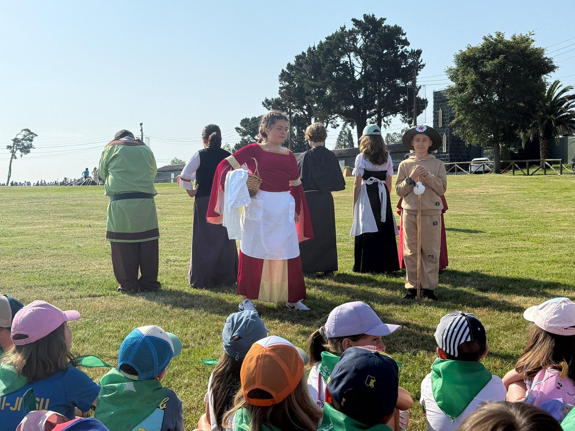 Un día de historia y convivencia entre los escolares de Llanera
