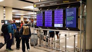 Aeropuerto de Barcelona-El Prat, en la terminal T-2, a 4 de noviembre de 2024, en El Prat de Llobregat, Barcelona, Cataluña (España)..