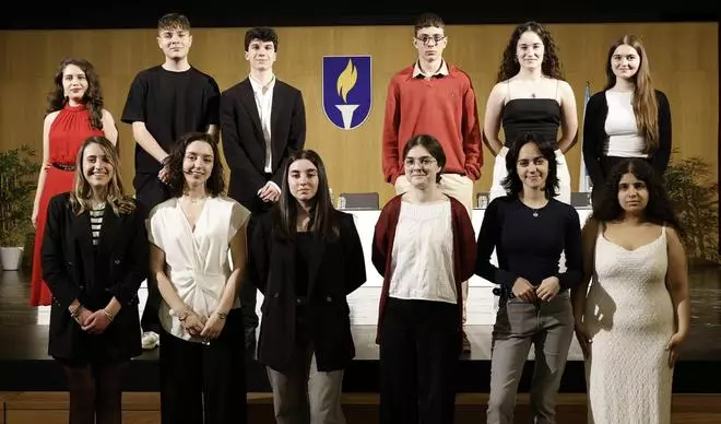 O Colexio Manuel Peleteiro fai entrega dos LIII Premios Literarios Minerva