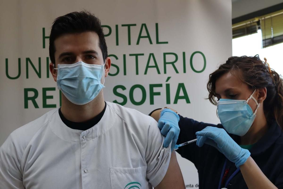 La segunda dosis de la vacuna covid llega a Reina Sofía