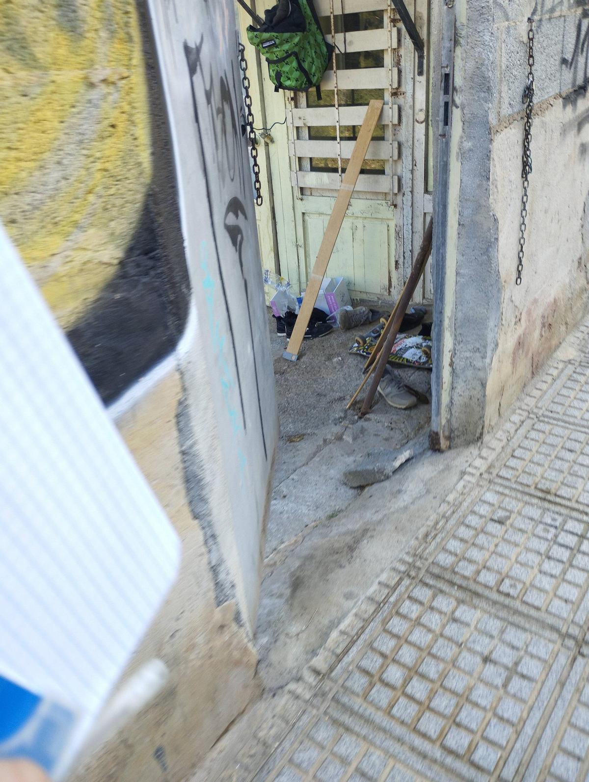 Imágenes del solar okupado de Ibiza