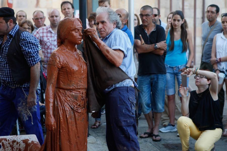 Performance en la Feria de la Cerámica