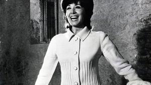 Concha Velasco en la película Historias de la televisión (1965).