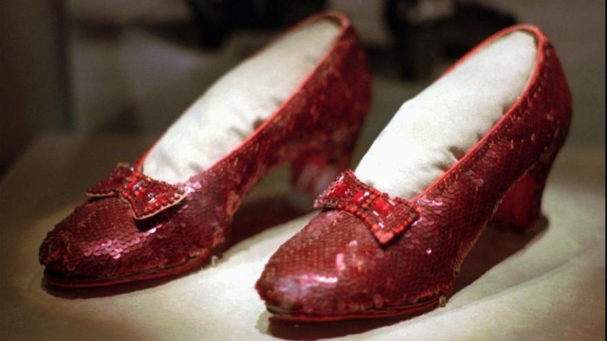 El FBI recupera los míticos zapatos rojos de Judy Garland en &#039;El mago de Oz&#039;