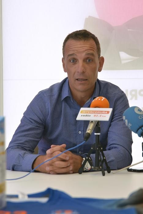 "Queremos ofrecer espectáculo y llenar el Palacio", afirmó el técnico durante la presentación.