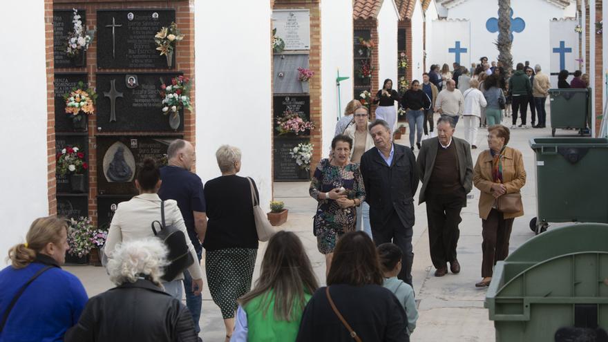 Un Día de Todos los Santos de contrastes en Sagunt