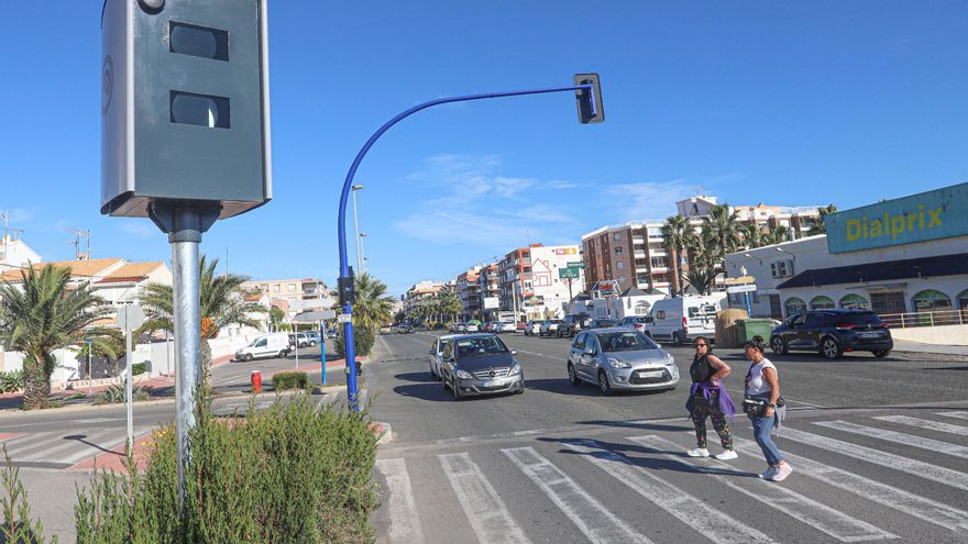 A los radares fijos de Torrevieja no se les escapa ni uno: 80.000 euros en multas en un año