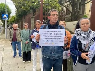 Quejas por el sistema de 'buzón' para fijar citas en el Sergas: usuarios acuden a la Valedora