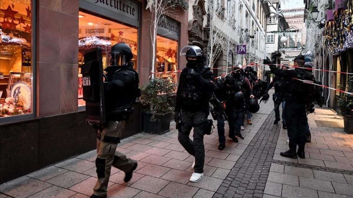 La policía francesa busca al sospechoso del atentado en el mercadillo de Navidad de Estrasburgo