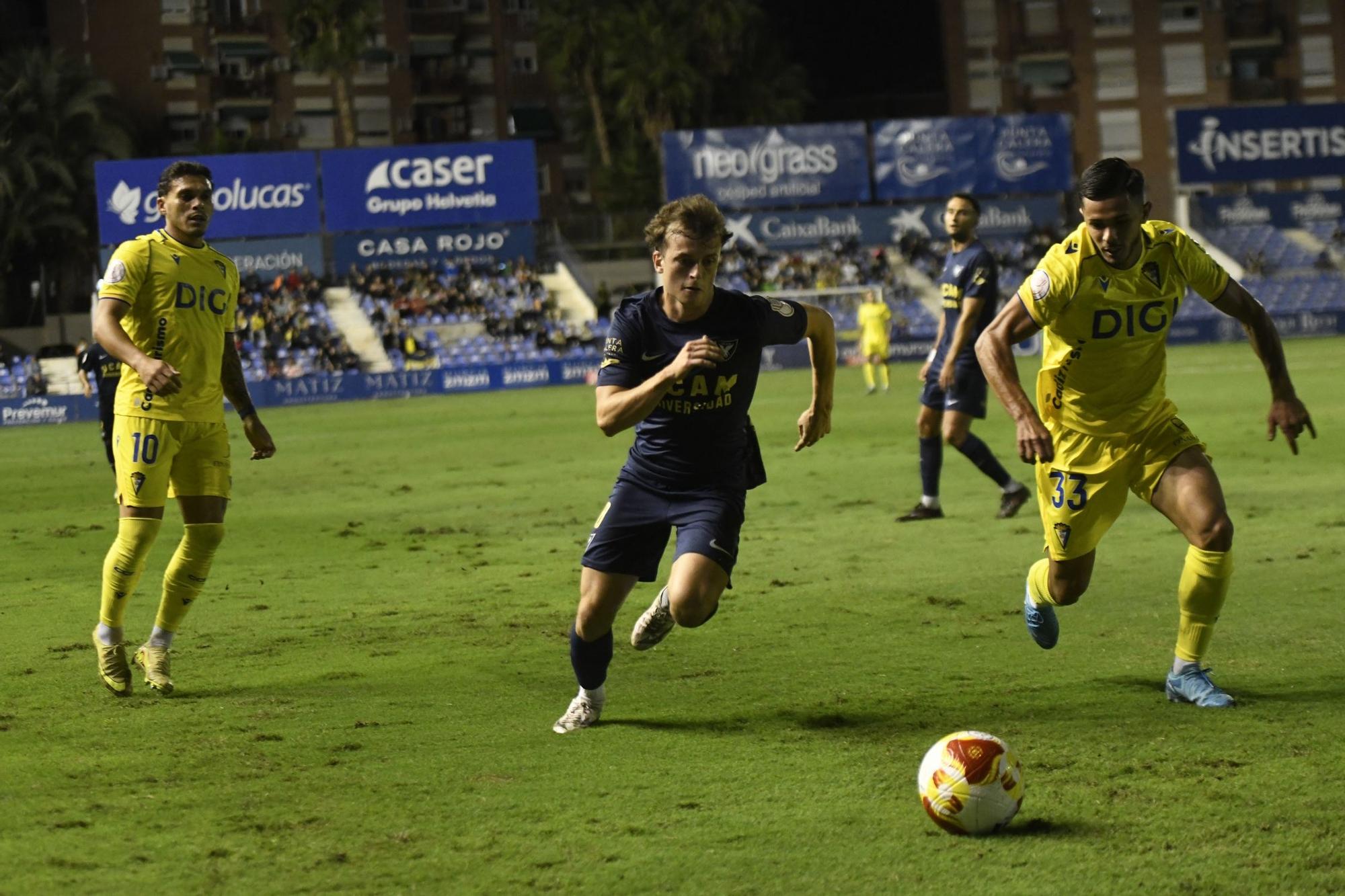 Imágenes del partido de la Copa del Rey UCAM Murcia - Cádiz