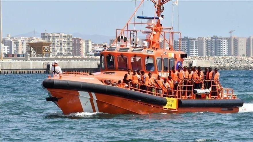 Rescatados 156 inmigrantes de tres pateras en el Mar de Alborán