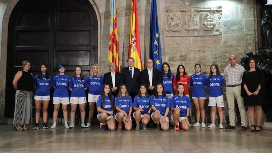 Puig reafirma el apoyo a la pilota femenina