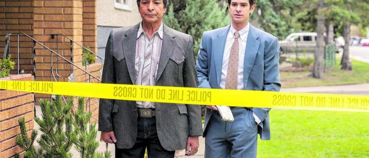 Andrew Gardfield y GilBirmingham en un momento de la serie.