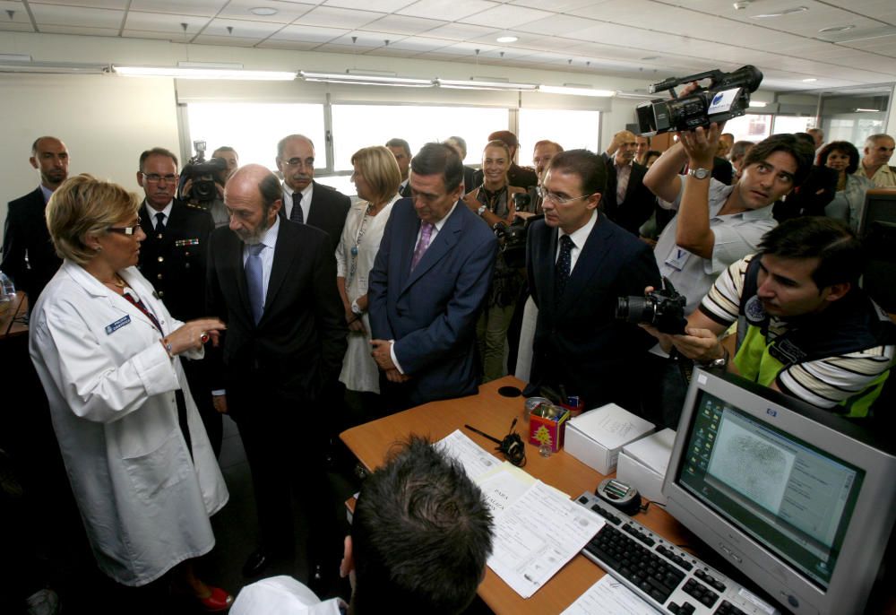 Como ministro del Interior, en 2009 inauguró la nueva Comisaría Provincial en Alicante