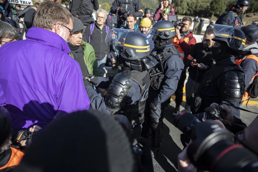 Una acció del Tsunami Democràtic talla l'AP-7 a la Jonquera